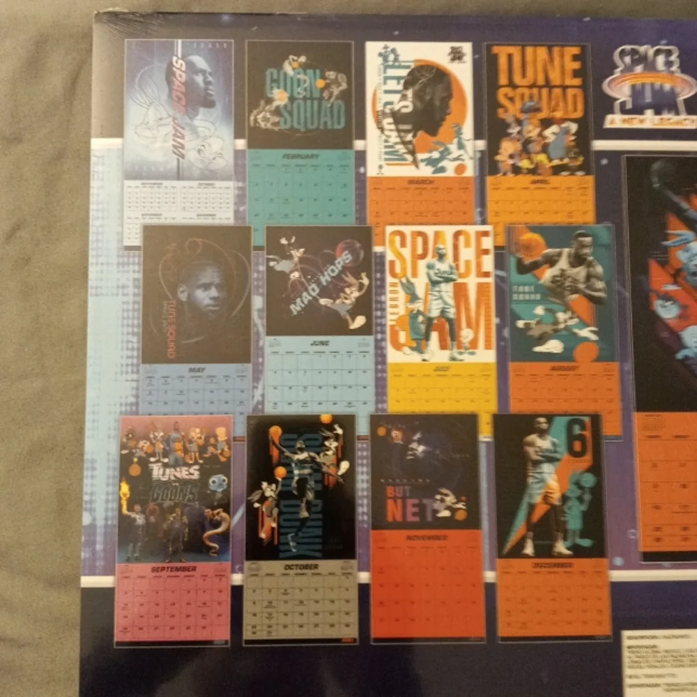 📉 PRICE REDUCED 📉 16-Month 2022 Wall Calendar 📅  (Space Jam) - Picture 3 of 6